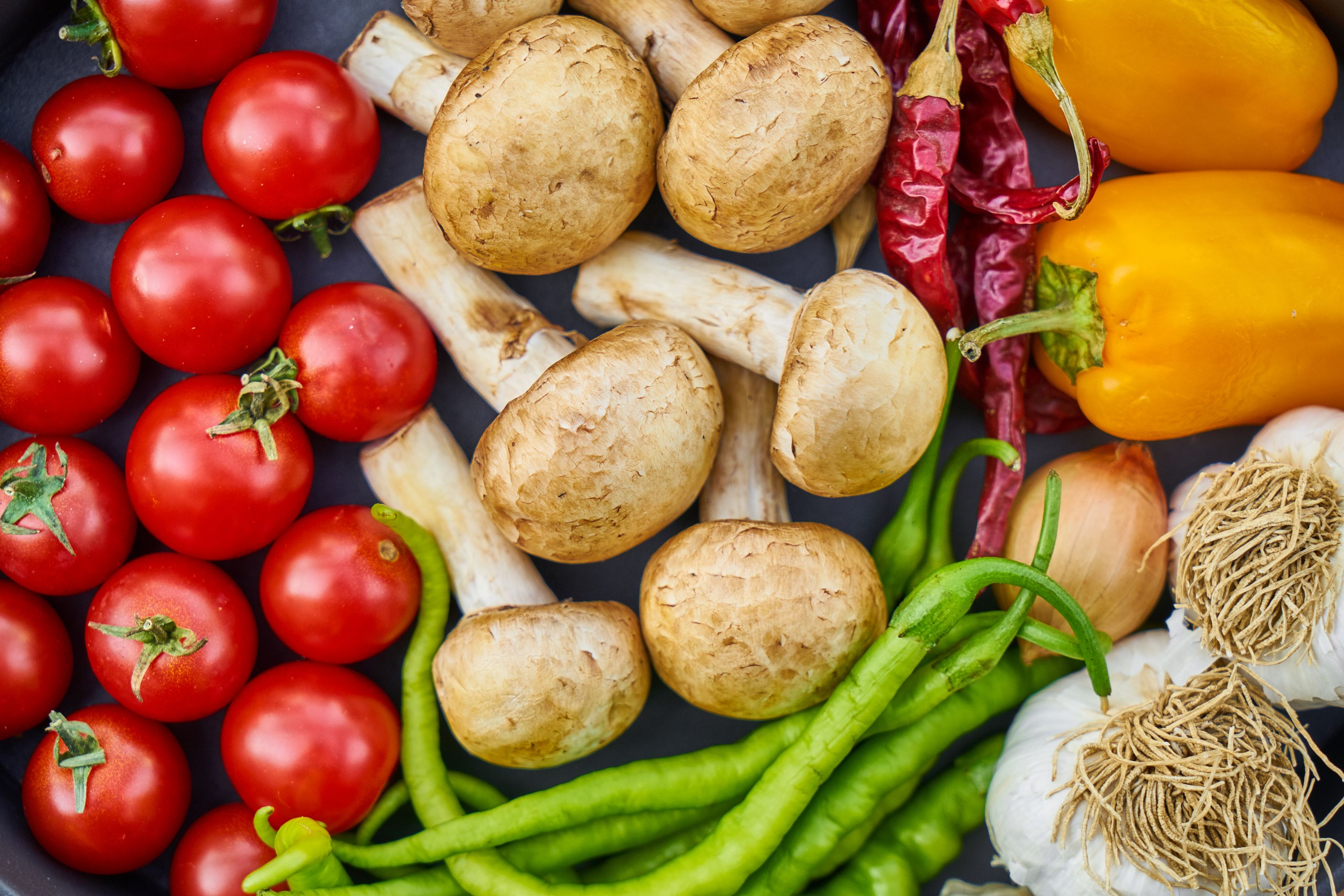 Tomatoes, mushrooms, peppers and garlic